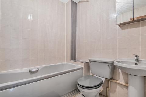 3, Blue Pryor Court Brandon Road, Church Crookham, Fleet, GU52 0YD