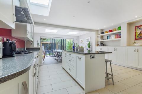 5 bedroom house to rent - Southdean Gardens London SW19