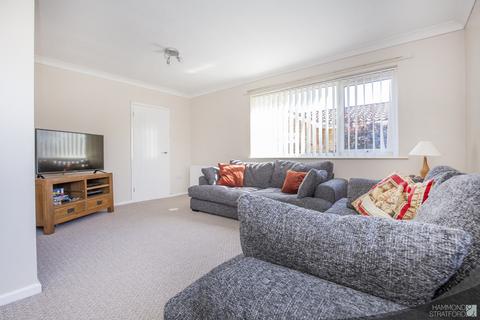 3 Oaklands, Old Buckenham, Attleborough, NR17 1SA