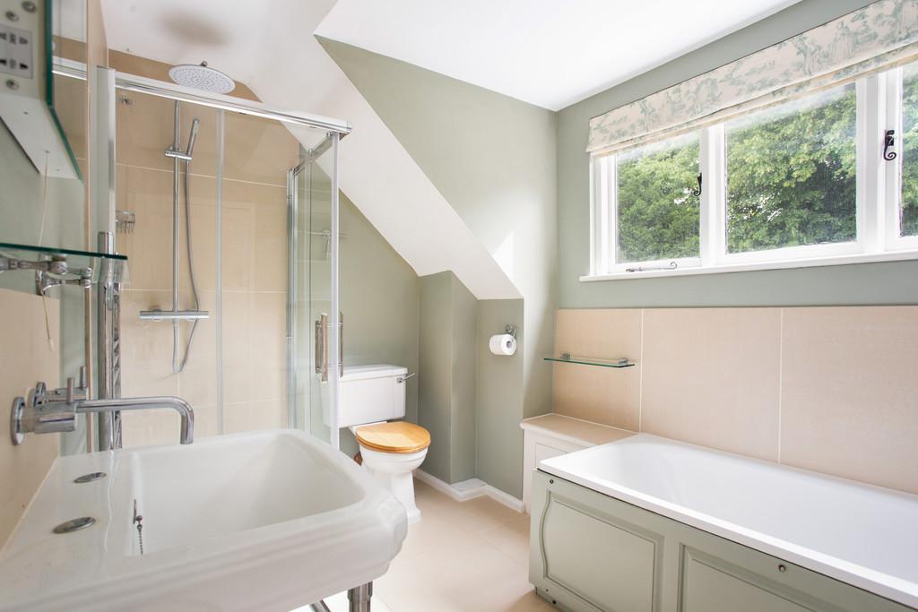 Main En Suite