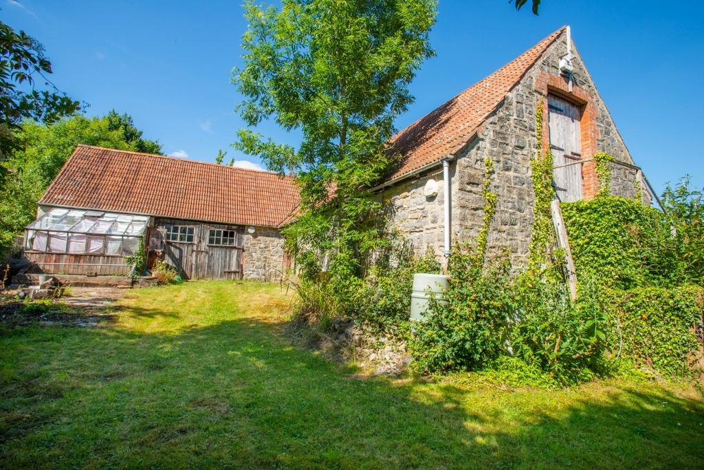 Strangways Farm, West Hatch, Taunton, Somerset, TA3 3 bed bungalow for