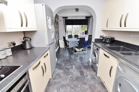 7 Hale End, Romford, RM3 7ED