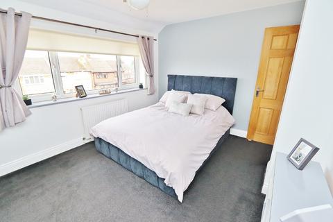 7 Hale End, Romford, RM3 7ED