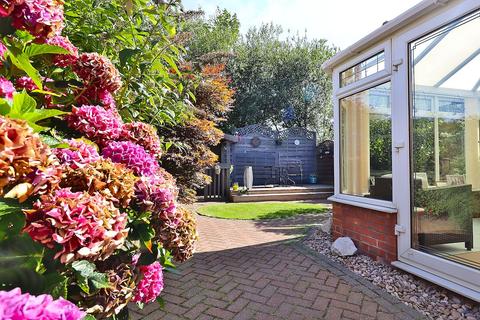 3 bedroom semi-detached house for sale - Shipton Close, Liverpool L19 7PG