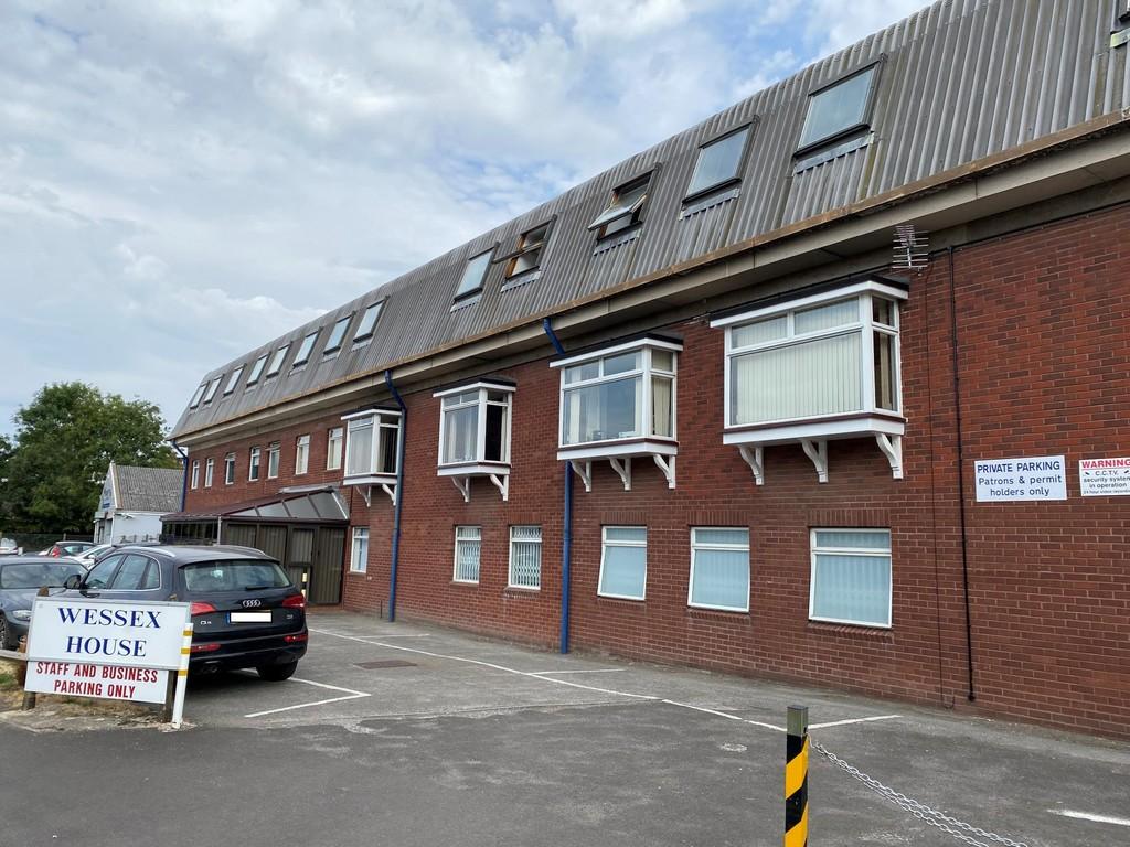 Station Road, Westbury Office £243 pcm (£56 pw)
