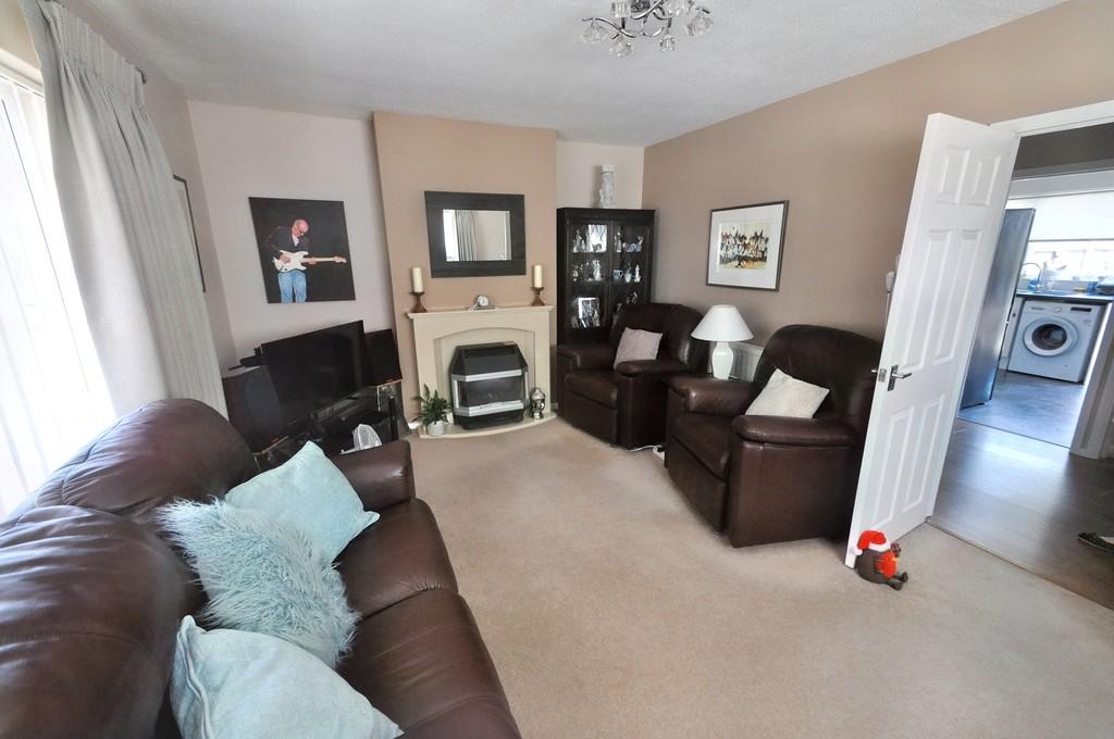Harewood Avenue, Rochford 3 bed chalet £385,000