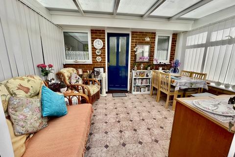 2 bedroom semi-detached bungalow for sale - Farrier Way, Spalding
