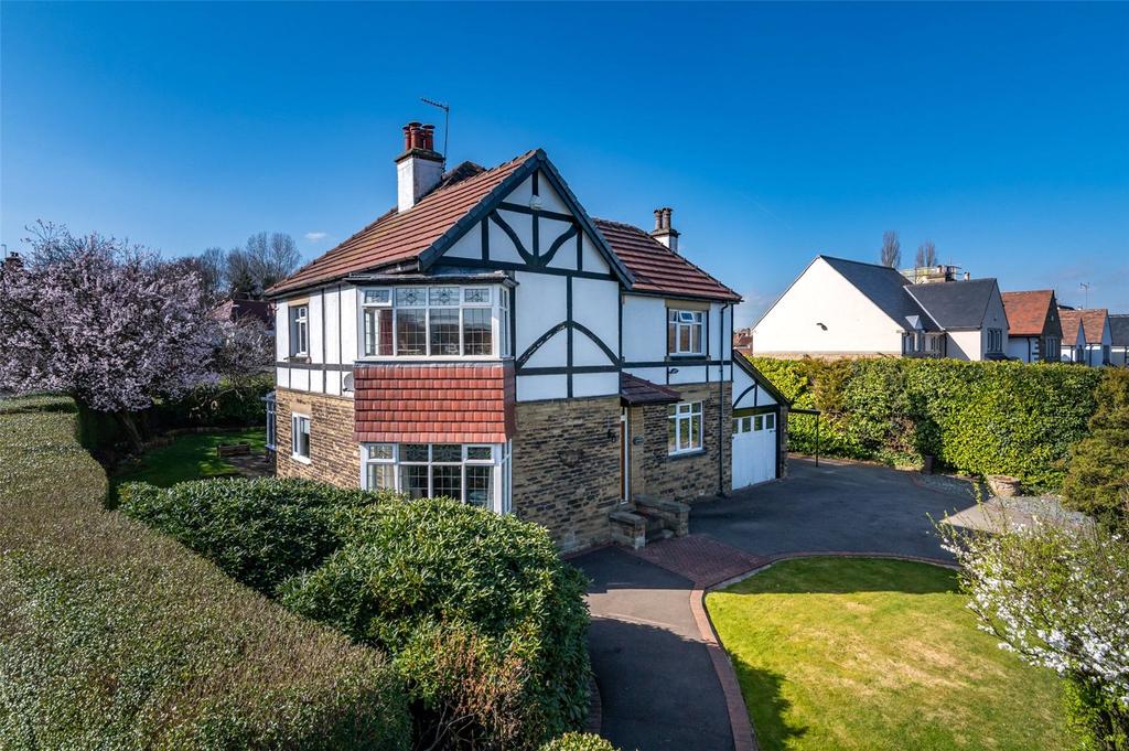 Bradford Road, Guiseley, Leeds, West... 3 bed detached house - £650,000