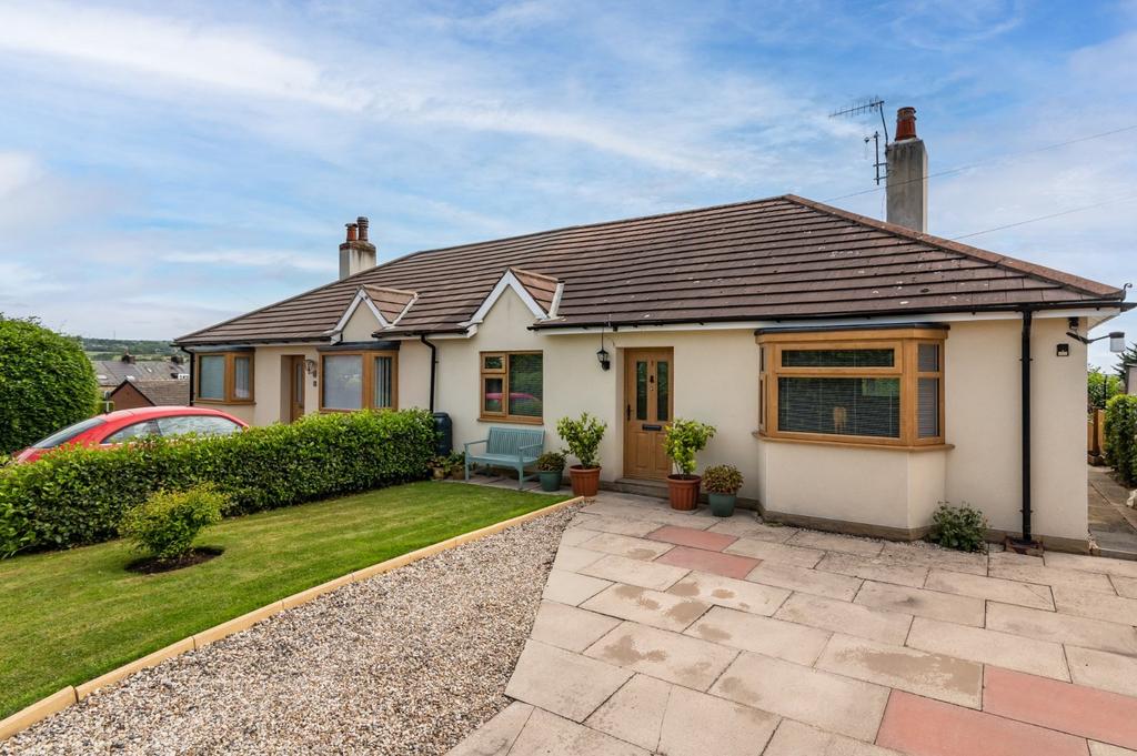 Burras Avenue, Otley, West Yorkshire, LS21 2 bed bungalow £350,000