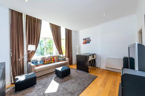1 bedroom flat to rent - Roland Gardens, South Kensington, London, SW7