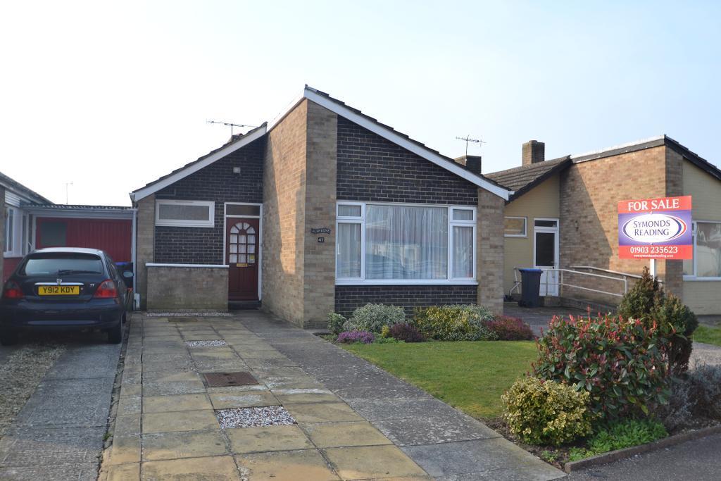 Muirfield Road, Worthing, West Sussex, BN13 2NB 2 bed detached bungalow