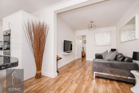 1 Broadgate, Taverham, Norwich, NR8 6GH