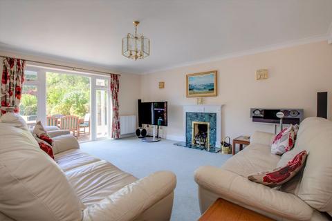 Farringdon House Beeches Road, Farnham Common, Slough, SL2 3PS