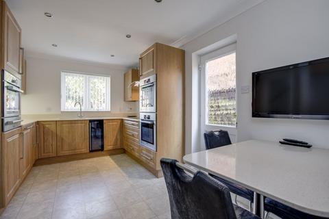 Farringdon House Beeches Road, Farnham Common, Slough, SL2 3PS