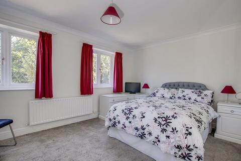 Farringdon House Beeches Road, Farnham Common, Slough, SL2 3PS