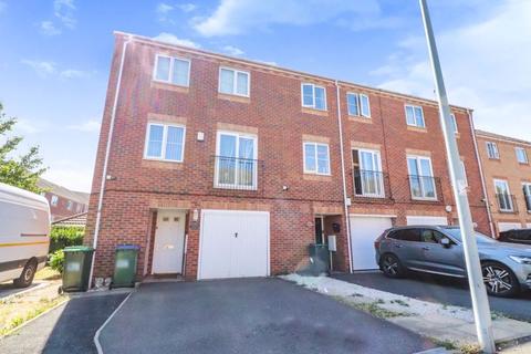4 bedroom townhouse for sale - Thunderbolt Way, Tipton