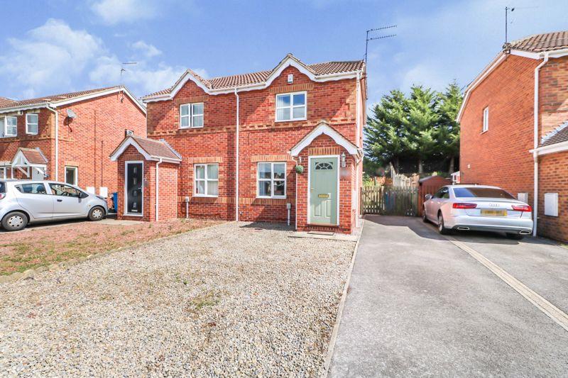 Mast Drive, Victoria Dock, Hull 2 bed semidetached house £159,950