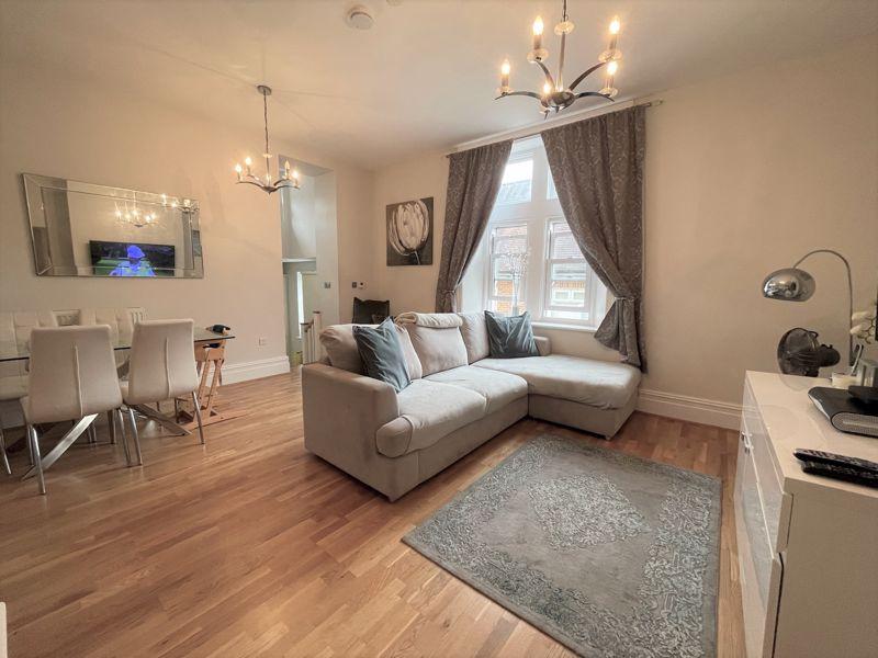 Croft Road, Godalming 2 bed apartment for sale £475,000