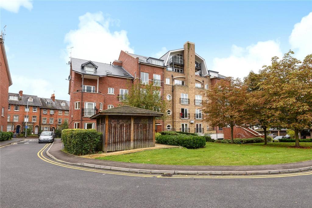 Aveley House, Iliffe Close, Reading, Berkshire, RG1 2 bed apartment to