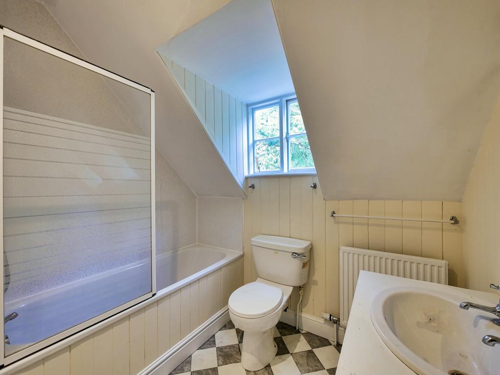 Bathroom 1 of 2
