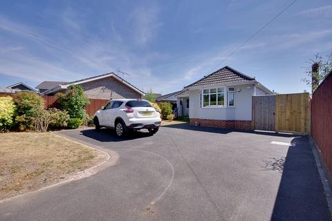 2 bedroom detached bungalow for sale, Broadway Lane, Throop, BH8