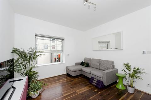 2 bedroom apartment to rent, Old Castle Street, E1