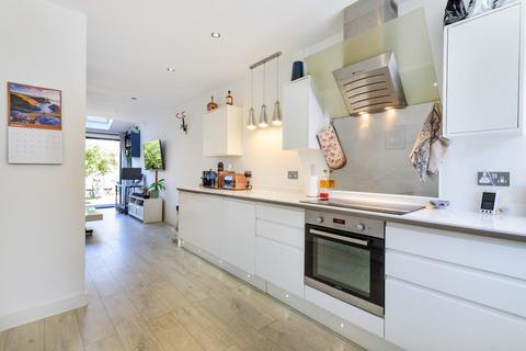 37a Thirsk Road, Mitcham, CR4 2BL