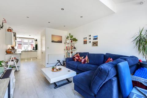 37a Thirsk Road, Mitcham, CR4 2BL