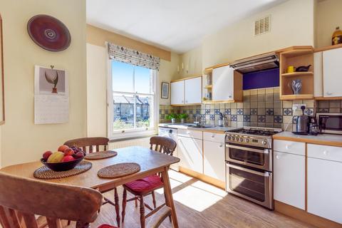 39b Regina Road, London, N4 3PT