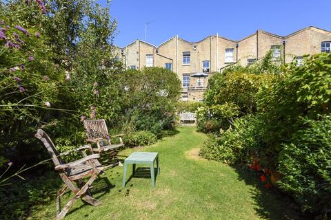 39b Regina Road, London, N4 3PT