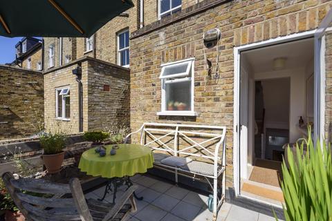 39b Regina Road, London, N4 3PT