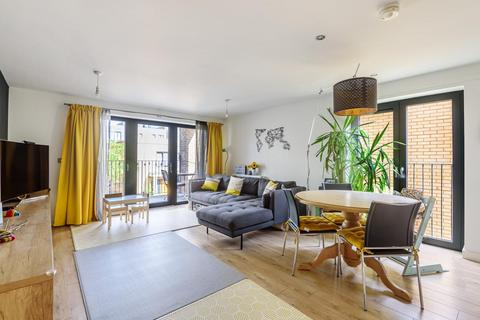Flat 4, 17 Henry Road, London, SW9 7BQ