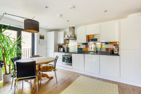 Flat 4, 17 Henry Road, London, SW9 7BQ