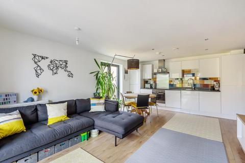 Flat 4, 17 Henry Road, London, SW9 7BQ