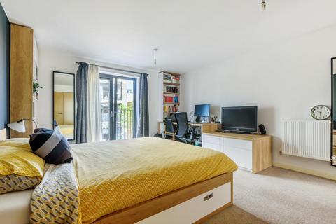 Flat 4, 17 Henry Road, London, SW9 7BQ