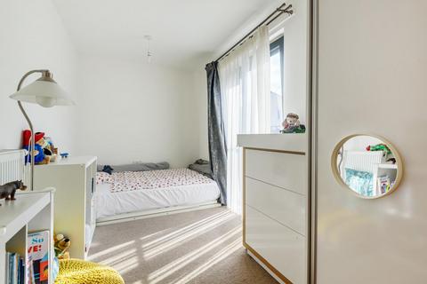 Flat 4, 17 Henry Road, London, SW9 7BQ