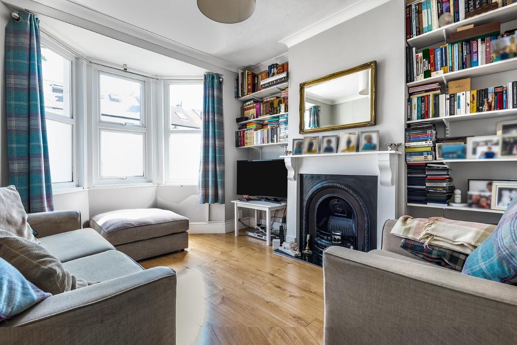 Shortlands Road, Kingston Upon Thames 3 bed detached house £775,000
