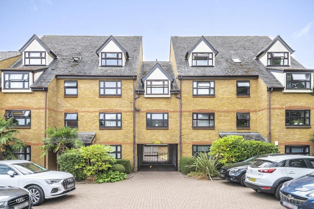 Albemarle Park, Albemarle Road, Beckenham 2 bed flat £300,000