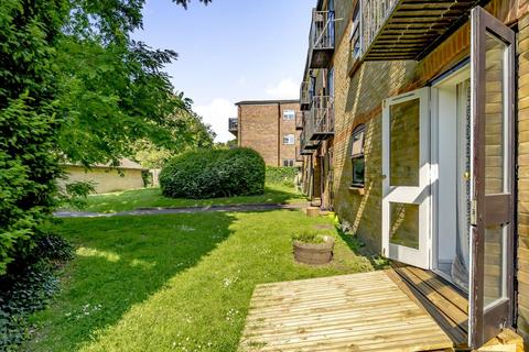 44 Albemarle Park, Beckenham, BR3 5XG