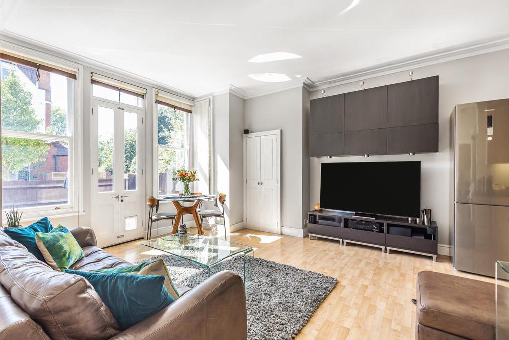 Dromore Road, Putney 2 bed flat for sale £650,000