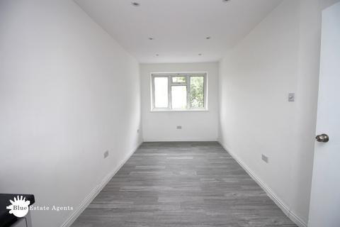 undefined, Hinton Avenue, Hounslow, TW4
