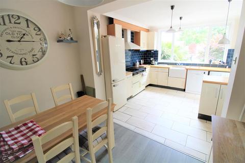 71 Woolwich Road, Bexleyheath, DA7 4HS