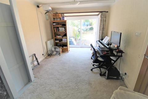11 Buxton Road, Erith, DA8 3BJ