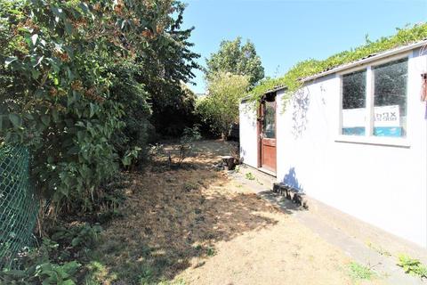 11 Buxton Road, Erith, DA8 3BJ