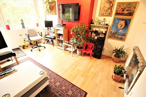 106 Knee Hill Crescent, London, SE2 0YP