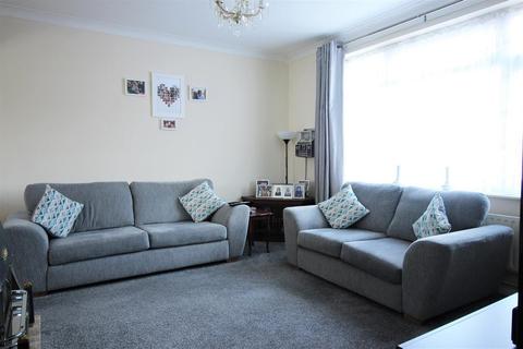 24 Luffield Road, London, SE2 9JL