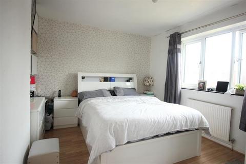 67 Luffield Road, London, SE2 9JN