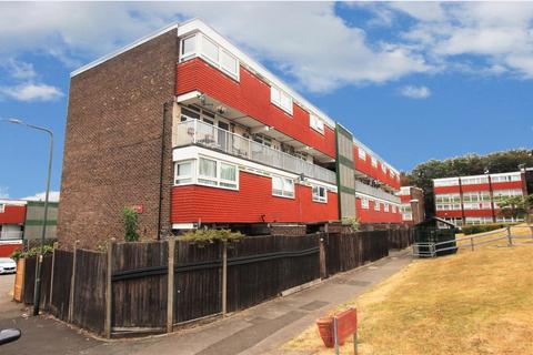 19 Draper Close, Belvedere, DA17 5BY