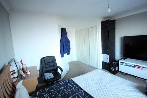 114 Redbourne Drive, London, SE28 8RX
