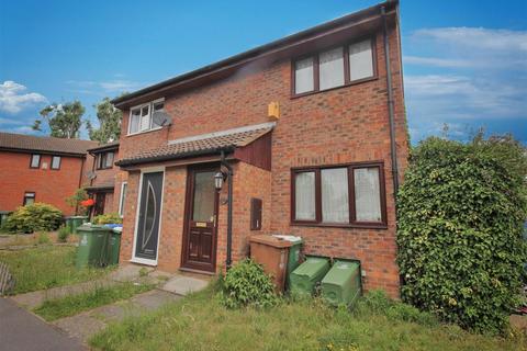 41 Surlingham Close, London, SE28 8NE